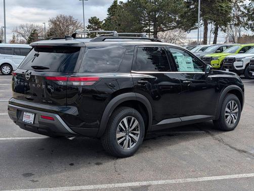 Super Black 2026 Nissan Pathfinder SL