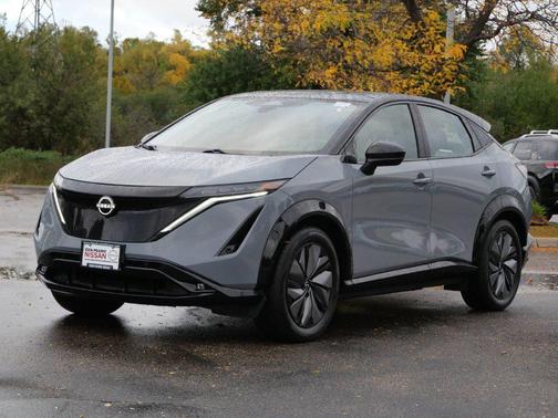 Diamond Pearl 2024 Nissan ARIYA EVOLVE+