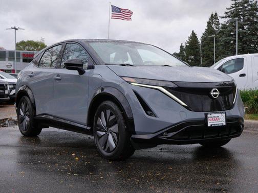 Diamond Pearl 2024 Nissan ARIYA EVOLVE+