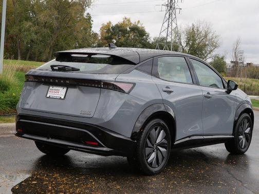 Diamond Pearl 2024 Nissan ARIYA EVOLVE+