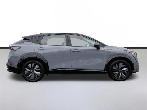 Diamond Pearl 2024 Nissan ARIYA EVOLVE+