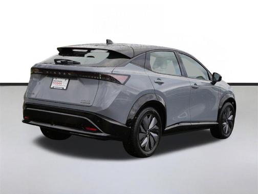 Diamond Pearl 2024 Nissan ARIYA EVOLVE+