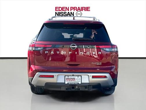 2022 Nissan Pathfinder Platinum 4WD