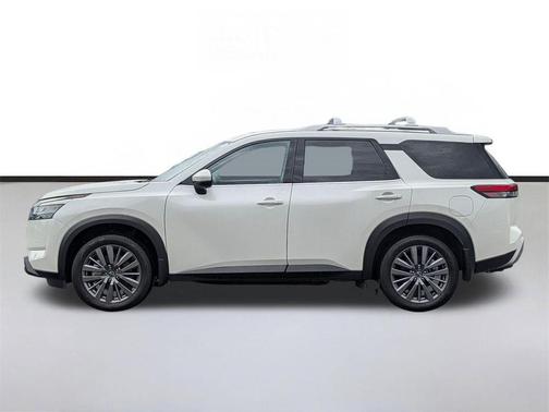 Pearl White Tricoat 2023 Nissan Pathfinder SL 4WD