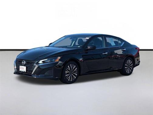 Super Black 2023 Nissan Altima 2.5 SV