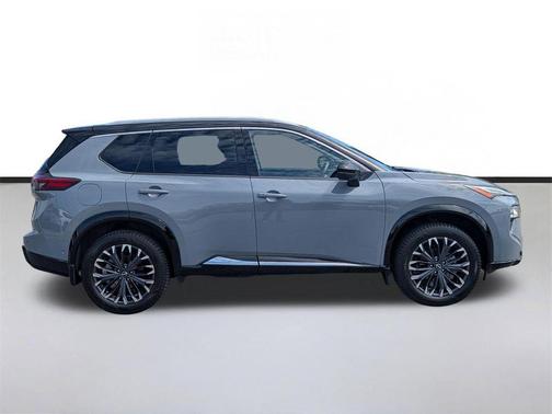 Boulder Gray Pearl/Super Black 2024 Nissan Rogue Platinum