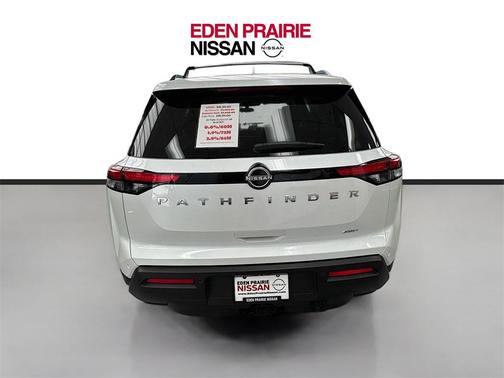 2025 Nissan Pathfinder SV 4WD