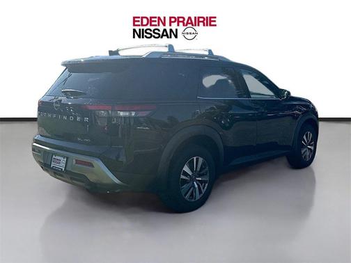 2023 Nissan Pathfinder SL 4WD