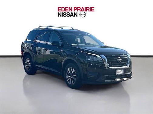 2023 Nissan Pathfinder SL 4WD