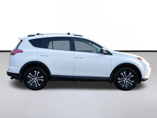 Super White 2017 Toyota RAV4 LE