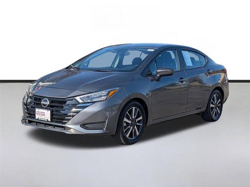 Gun Metallic 2025 Nissan Versa 1.6 SV