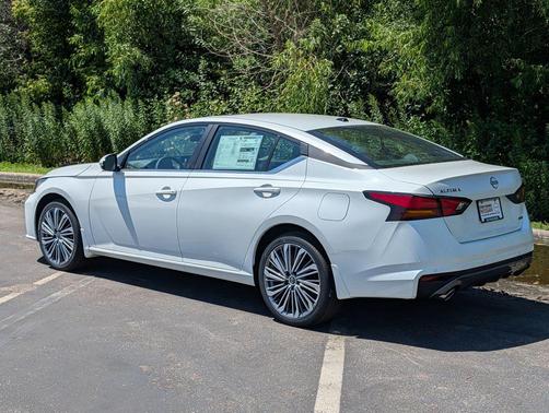 Pearl White 2026 Nissan Altima 2.5 SV