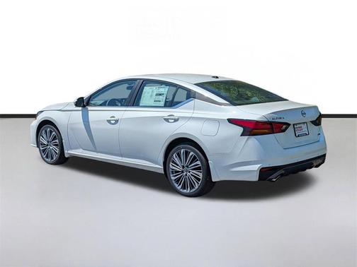 Pearl White 2026 Nissan Altima 2.5 SV