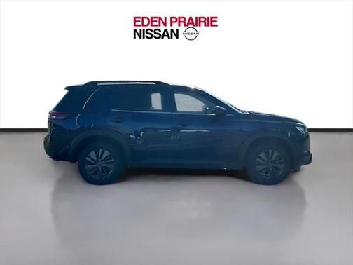 2022 Nissan Pathfinder SV 4WD