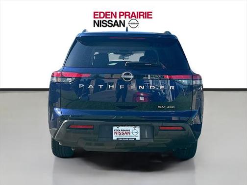 2022 Nissan Pathfinder SV 4WD