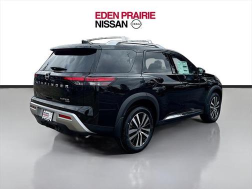 2025 Nissan Pathfinder Platinum 4WD