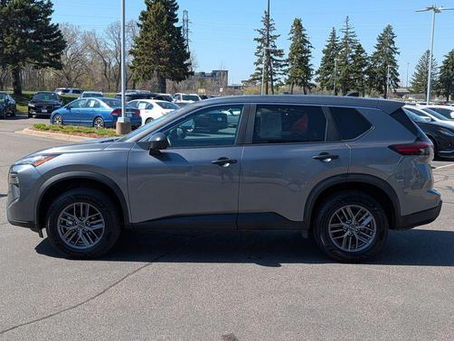 Gun Metallic 2024 Nissan Rogue S
