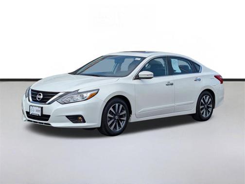 Pearl White 2017 Nissan Altima 2.5 SL