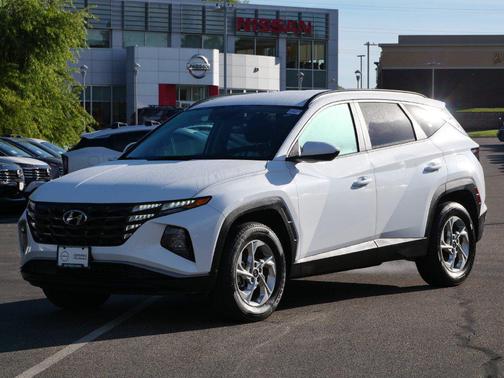 White Pearl 2024 Hyundai TUCSON SEL