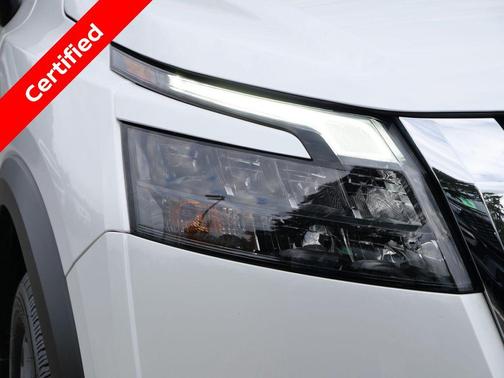 White Pearl 2025 Nissan Pathfinder Platinum 4WD