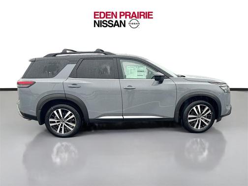 2025 Nissan Pathfinder Platinum 4WD