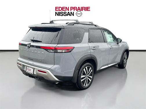 2025 Nissan Pathfinder Platinum 4WD
