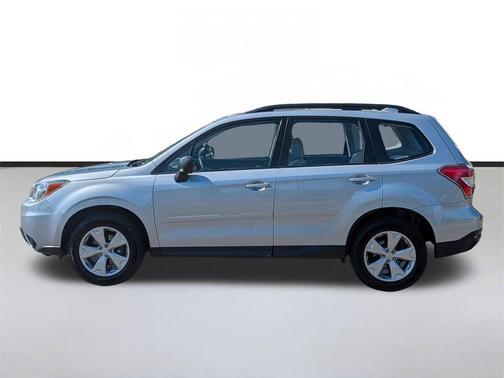 Ice Silver Metallic 2016 Subaru Forester 2.5i