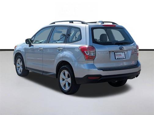Ice Silver Metallic 2016 Subaru Forester 2.5i