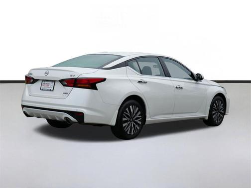 Pearl White Tricoat 2024 Nissan Altima 2.5 SV