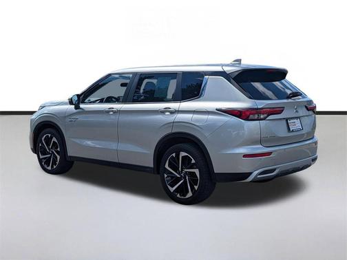 Alloy Silver Metallic 2023 Mitsubishi Outlander PHEV SE S-AWC