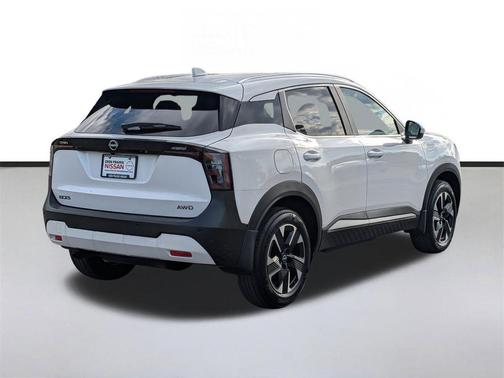 Aspen White Tricoat 2025 Nissan Kicks SV