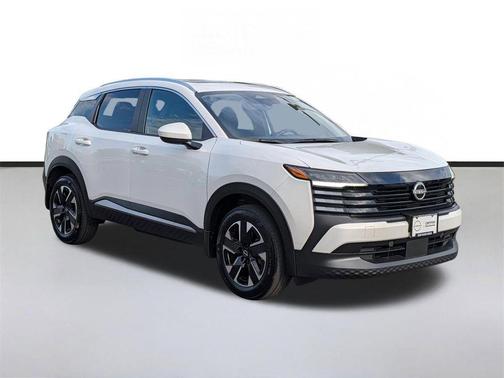 Aspen White Tricoat 2025 Nissan Kicks SV