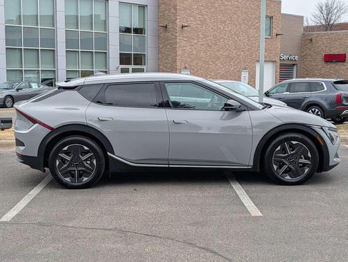 2025 Kia EV6 Light Long Range