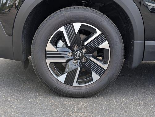Super Black 2026 Nissan Kicks SV