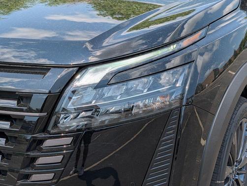 Super Black 2026 Nissan Pathfinder SL