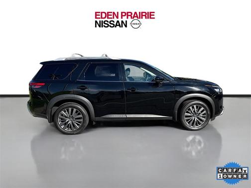 2024 Nissan Pathfinder SL 4WD