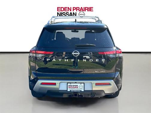 2024 Nissan Pathfinder SL 4WD