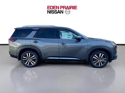 2025 Nissan Pathfinder Platinum 4WD