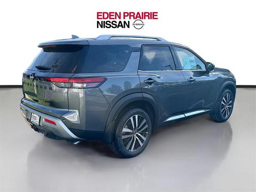 2025 Nissan Pathfinder Platinum 4WD