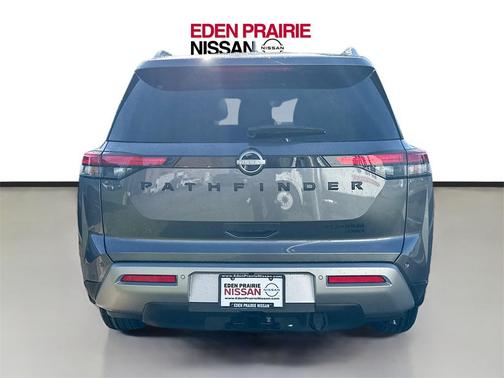 2025 Nissan Pathfinder Platinum 4WD