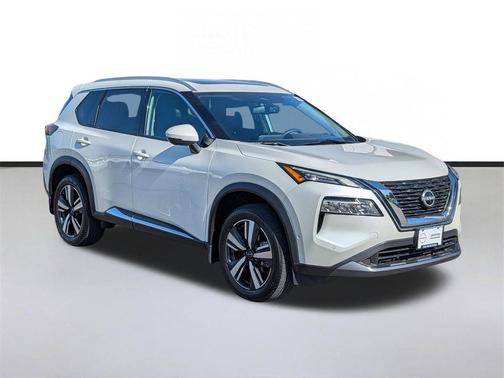 Pearl White Tricoat 2023 Nissan Rogue SL