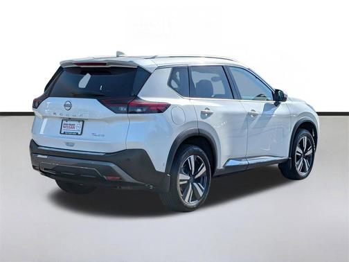 Pearl White Tricoat 2023 Nissan Rogue SL