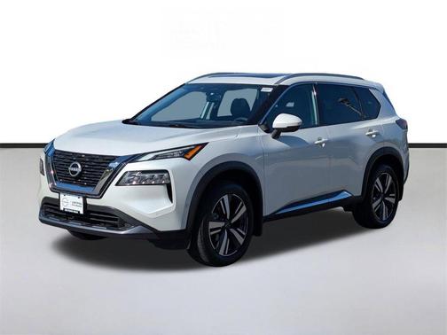 Pearl White Tricoat 2023 Nissan Rogue SL