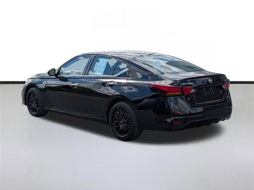 Super Black 2022 Nissan Altima S FWD