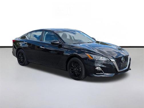 Super Black 2022 Nissan Altima S FWD
