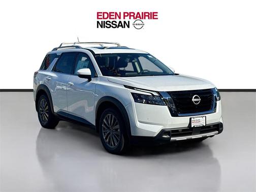 2025 Nissan Pathfinder SL 4WD