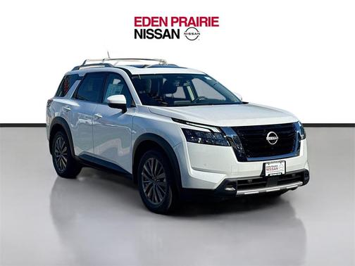 2025 Nissan Pathfinder SL 4WD