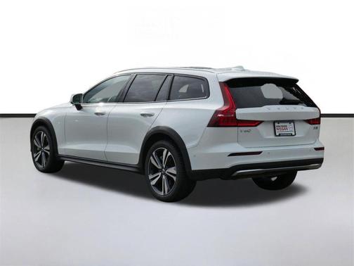 Crystal White Pearl 2025 Volvo V60 Cross Country Plus, B5 AWD Gas (mild hybrid)