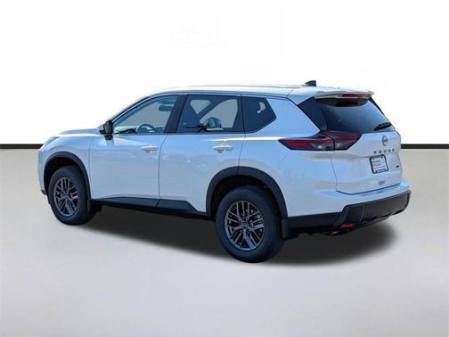 Everest White Pearl Tricoat 2026 Nissan Rogue SV