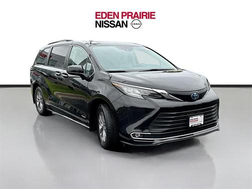 2021 Toyota Sienna XLE 7 Passenger